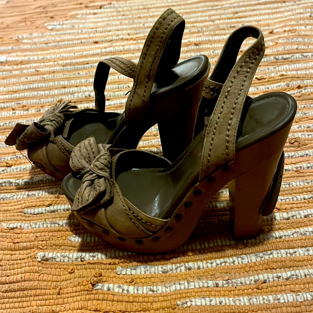 Jessica Simpson platforms - Picture 2 of 3